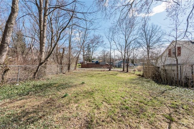 3239 Lakeway Street, Akron, OH 44319