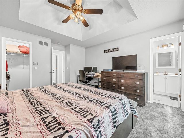 10078 N LOCUST Street, Kansas City, MO 64155