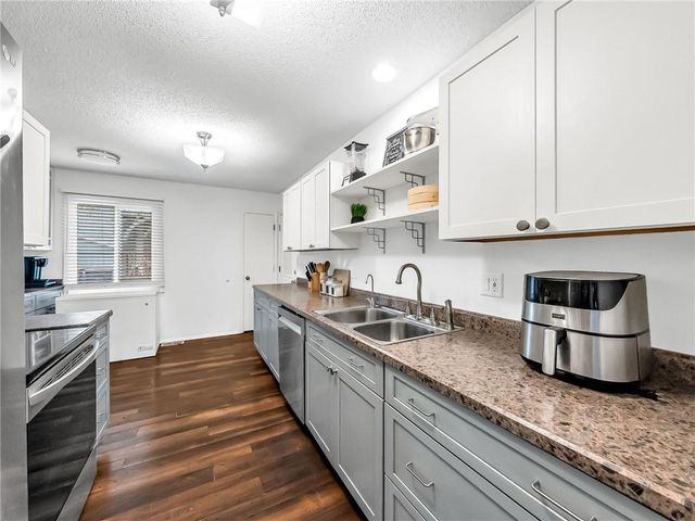 10078 N LOCUST Street, Kansas City, MO 64155