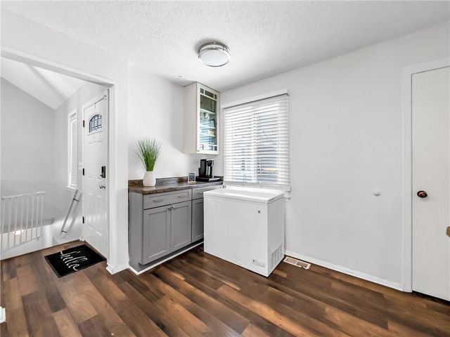 10078 N LOCUST Street, Kansas City, MO 64155