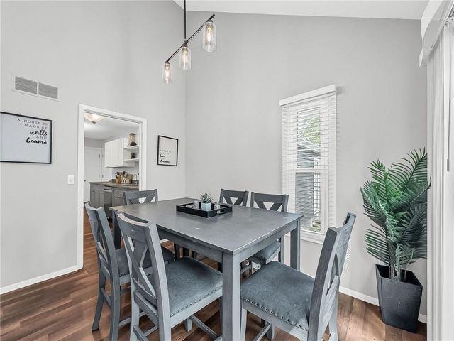 10078 N LOCUST Street, Kansas City, MO 64155