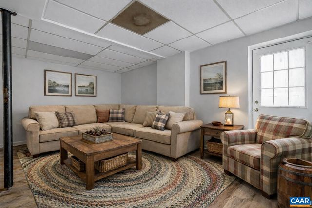 4632 BRIARWOOD DR, Charlottesville, VA 22911