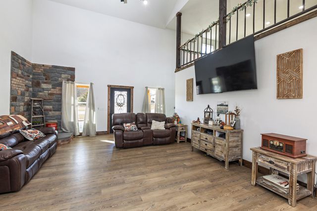 101 Old Hillcrest Road, Fair Grove, MO 65648