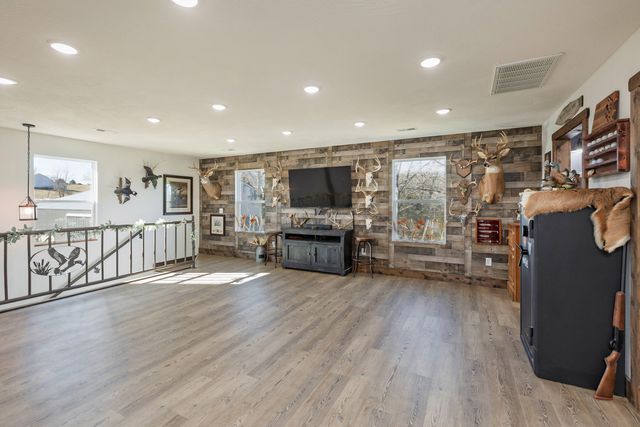 101 Old Hillcrest Road, Fair Grove, MO 65648