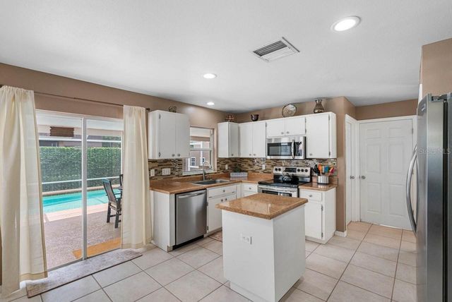 2301 MILLCREEK COURT, Valrico, FL 33596