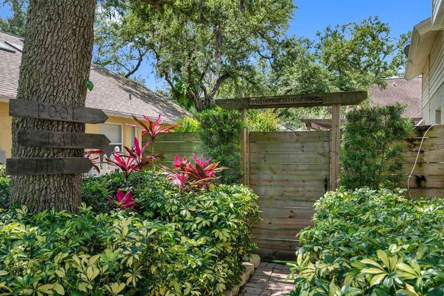 2301 MILLCREEK COURT, Valrico, FL 33596