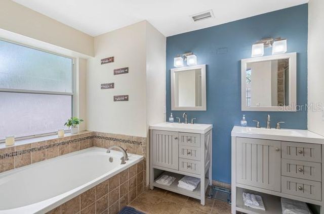 2301 MILLCREEK COURT, Valrico, FL 33596