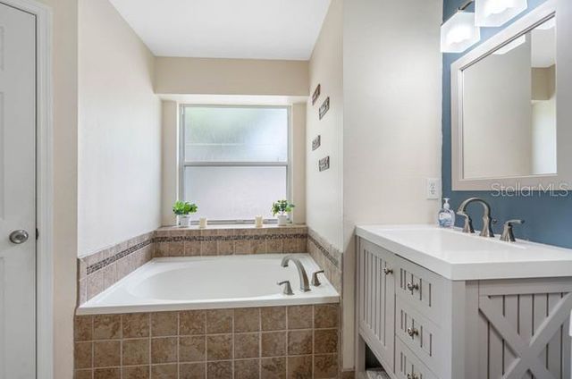 2301 MILLCREEK COURT, Valrico, FL 33596