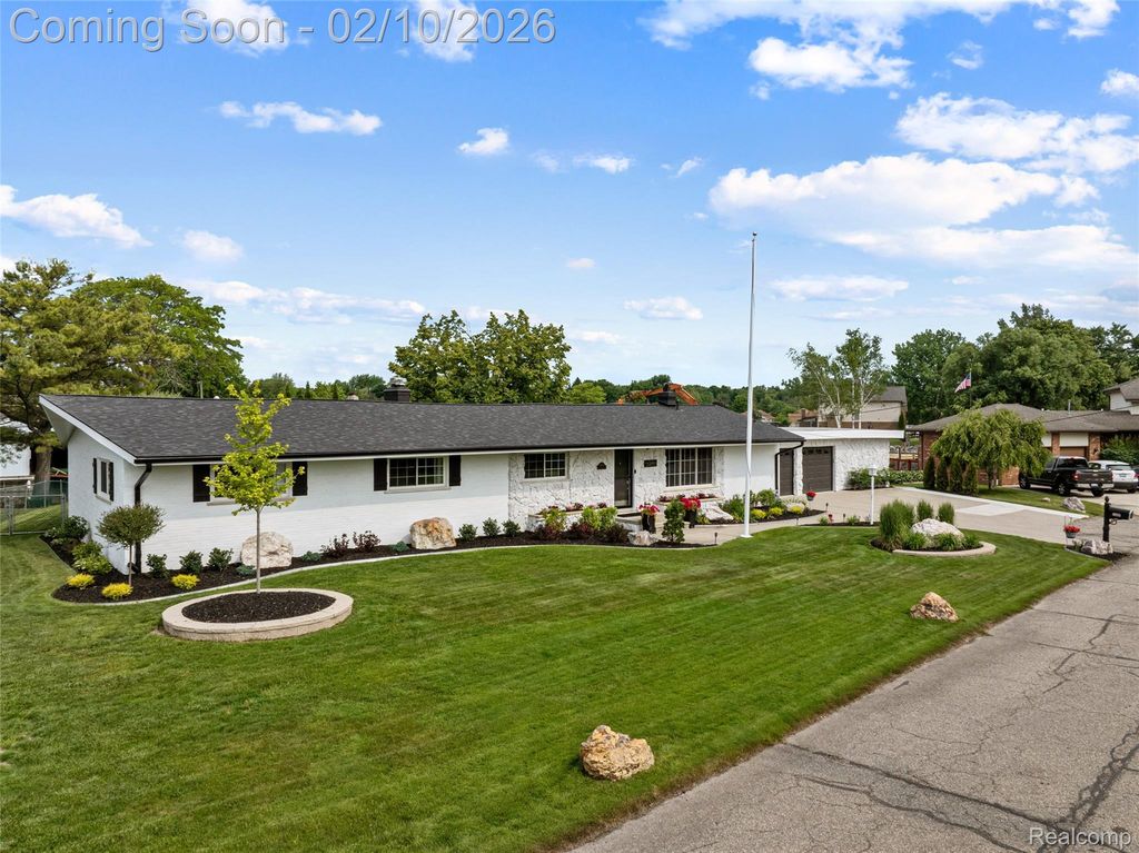 49775 Keycove Street, Chesterfield Township, MI 48047