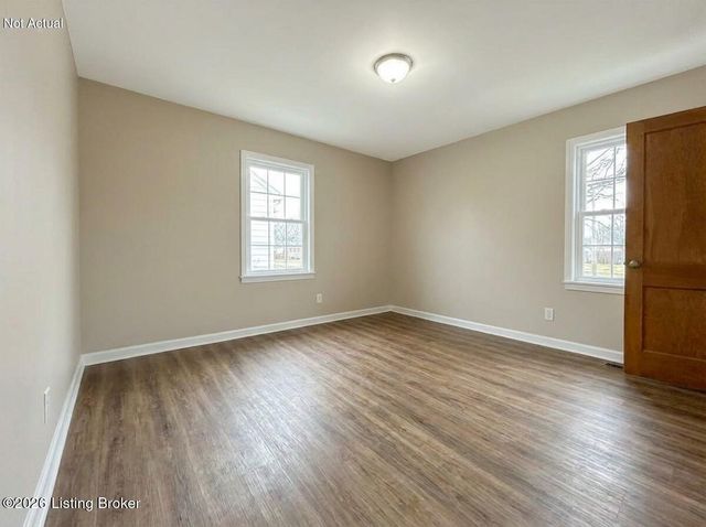 1566 Loney Ln, Louisville, KY 40216