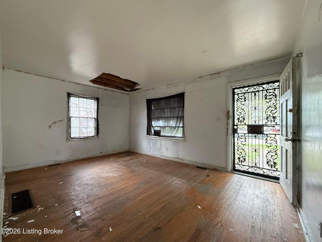 1566 Loney Ln, Louisville, KY 40216