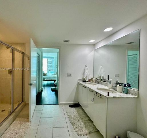 950 Brickell Bay Drive 2406, Miami, FL 33131