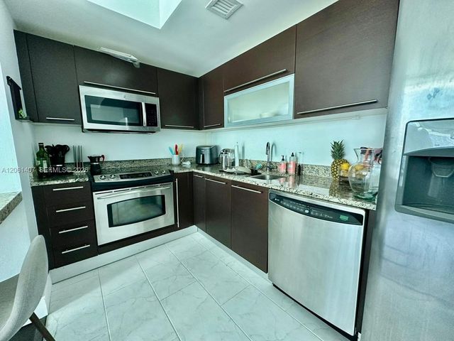 950 Brickell Bay Drive 2406, Miami, FL 33131