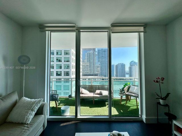 950 Brickell Bay Drive 2406, Miami, FL 33131