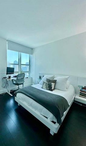 950 Brickell Bay Drive 2406, Miami, FL 33131