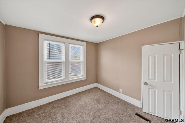 4719 S 18Th Street, Omaha, NE 68107