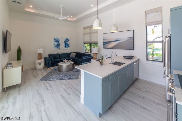 18 Caribbean RD, Naples, FL 34108