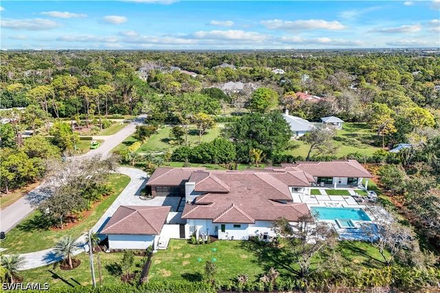 18 Caribbean RD, Naples, FL 34108