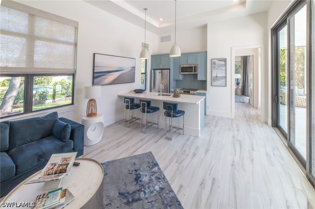 18 Caribbean RD, Naples, FL 34108