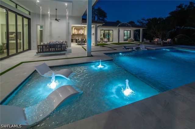 18 Caribbean RD, Naples, FL 34108
