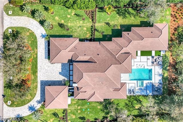 18 Caribbean RD, Naples, FL 34108