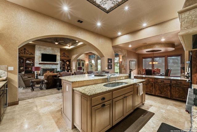 44 OAKLAND HLS, Boerne, TX 78006