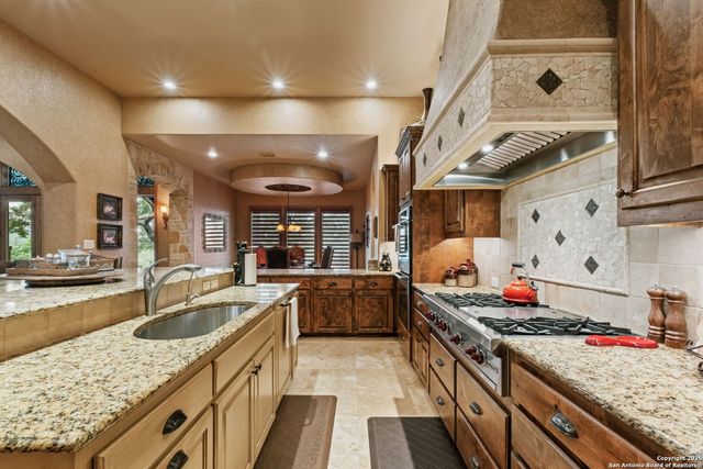 44 OAKLAND HLS, Boerne, TX 78006