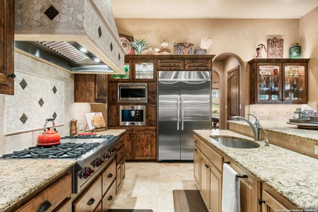 44 OAKLAND HLS, Boerne, TX 78006