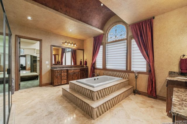 44 OAKLAND HLS, Boerne, TX 78006