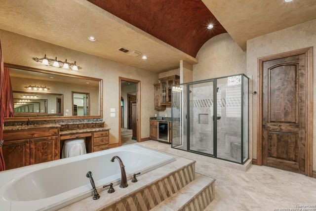 44 OAKLAND HLS, Boerne, TX 78006