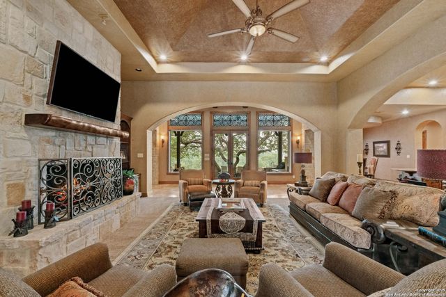 44 OAKLAND HLS, Boerne, TX 78006