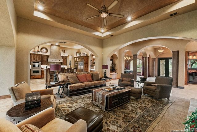 44 OAKLAND HLS, Boerne, TX 78006