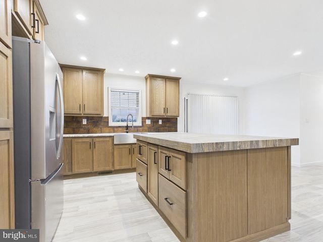 170 TIMBER CREST DR, York, PA 17408