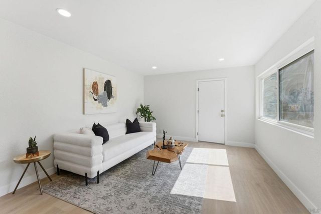 9917 Aviary Dr, San Diego, CA 92131