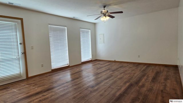 927 Carlton Circle, Lincoln, NE 68512