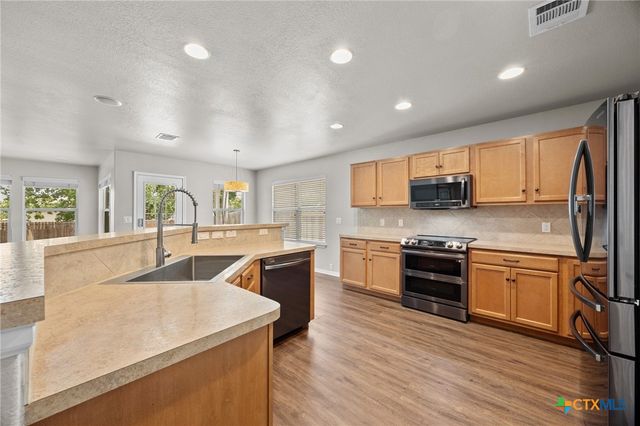 785 Kingfisher Lane, Leander, TX 78641