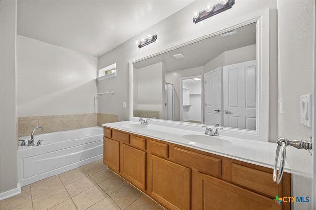 785 Kingfisher Lane, Leander, TX 78641