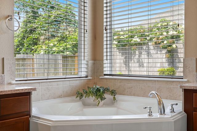 2716 Sunshade Court, Pearland, TX 77584