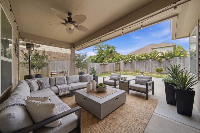 2716 Sunshade Court, Pearland, TX 77584