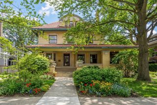 1117 Forest Avenue, Evanston, IL 60202