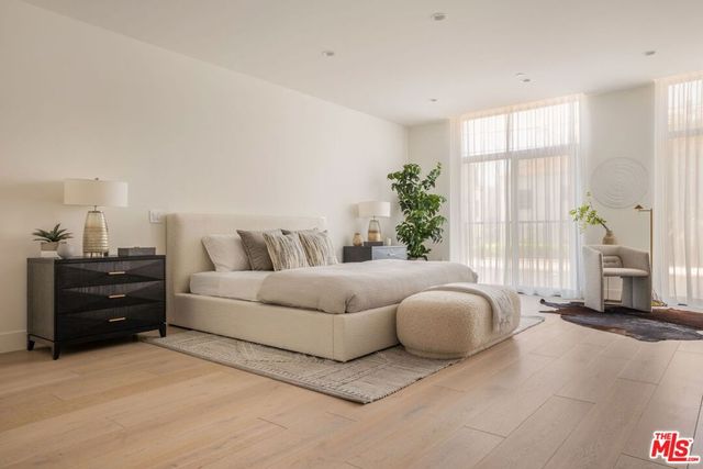 425 N Palm Drive 402, Beverly Hills, CA 90210