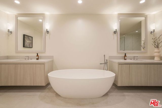 425 N Palm Drive 402, Beverly Hills, CA 90210