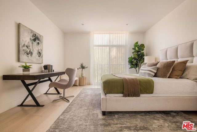 425 N Palm Drive 402, Beverly Hills, CA 90210