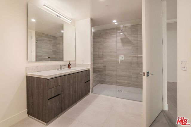 425 N Palm Drive 402, Beverly Hills, CA 90210