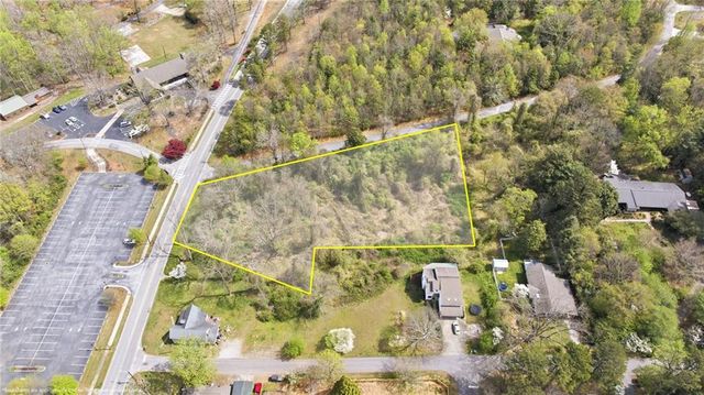 490 Maple Street, Cornelia, GA 30531