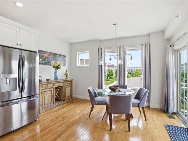 2 Blackberry Ln, Plymouth, MA 02360