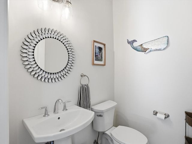 2 Blackberry Ln, Plymouth, MA 02360