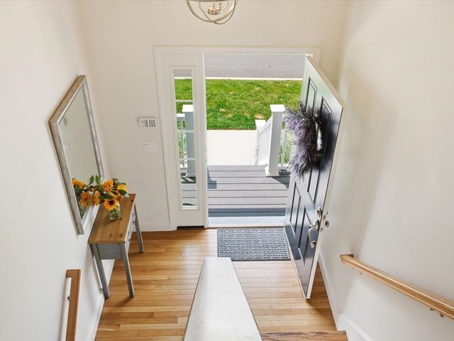 2 Blackberry Ln, Plymouth, MA 02360