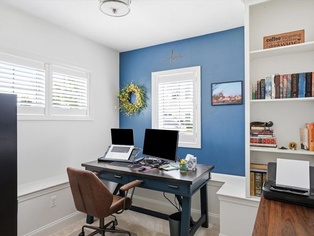 2 Blackberry Ln, Plymouth, MA 02360