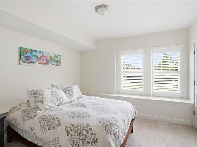 2 Blackberry Ln, Plymouth, MA 02360
